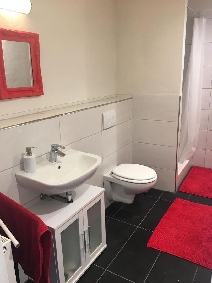 Mayen, Im Mohren, Privatzimmer Nr2, Waldrand, Nahe Nurburgring & Burg Eltz, Gemeinschaftsbad Exteriör bild